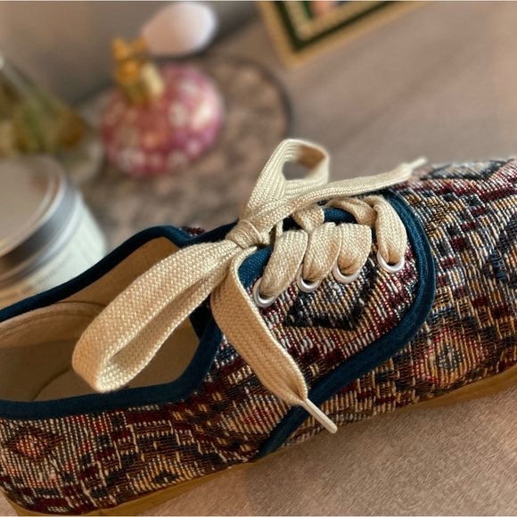 Urban Outfitters Boho, Tribal Style Shoes with Beige Sole -  Size 8 - Picture 8 of 12
